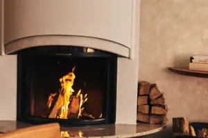 Kamin Kamin mit brennendem Feuer