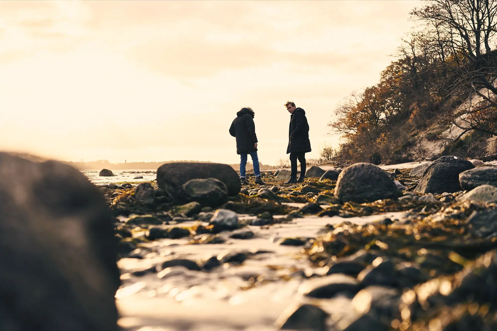 Strandspaziergang Bansin Eine Person geht am Strand entlang.