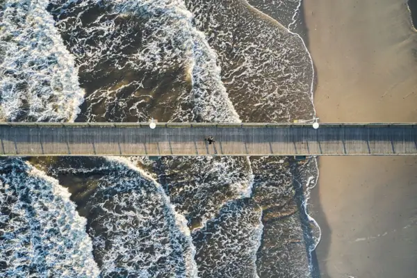 Seebrücke Bansin Seebrücke in Bansin über der Ostsee von oben fotografiert.