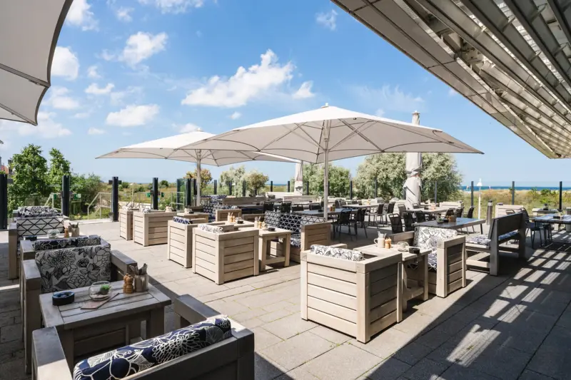 aja_WAR_egr_Restaurant_Terrasse